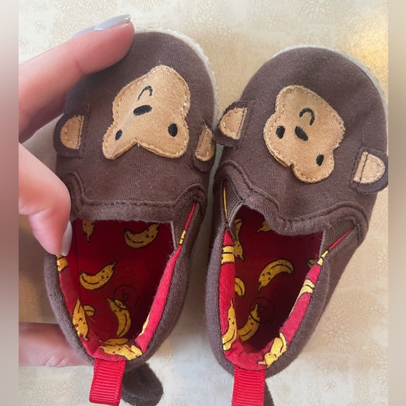 Monkey Baby Shoes with cute tail - Picture 3 of 3